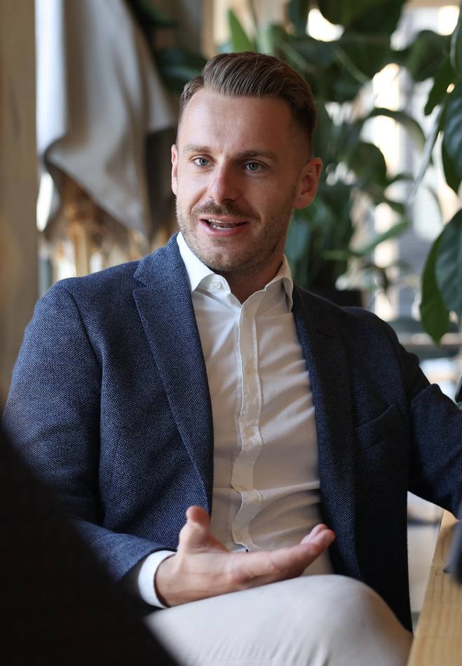 Dominik Sinzinger erklärt im Workshop